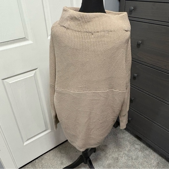 Monk & Lou Sweater - Picture 2 of 7